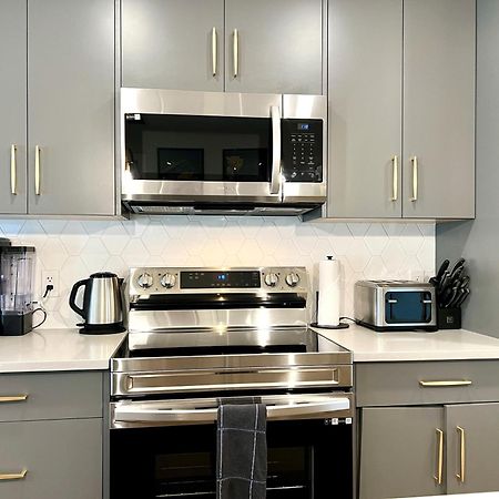 Brand New 2Br Condo With Outdoor Swimming Pool And Hot Tub Canmore Exterior photo