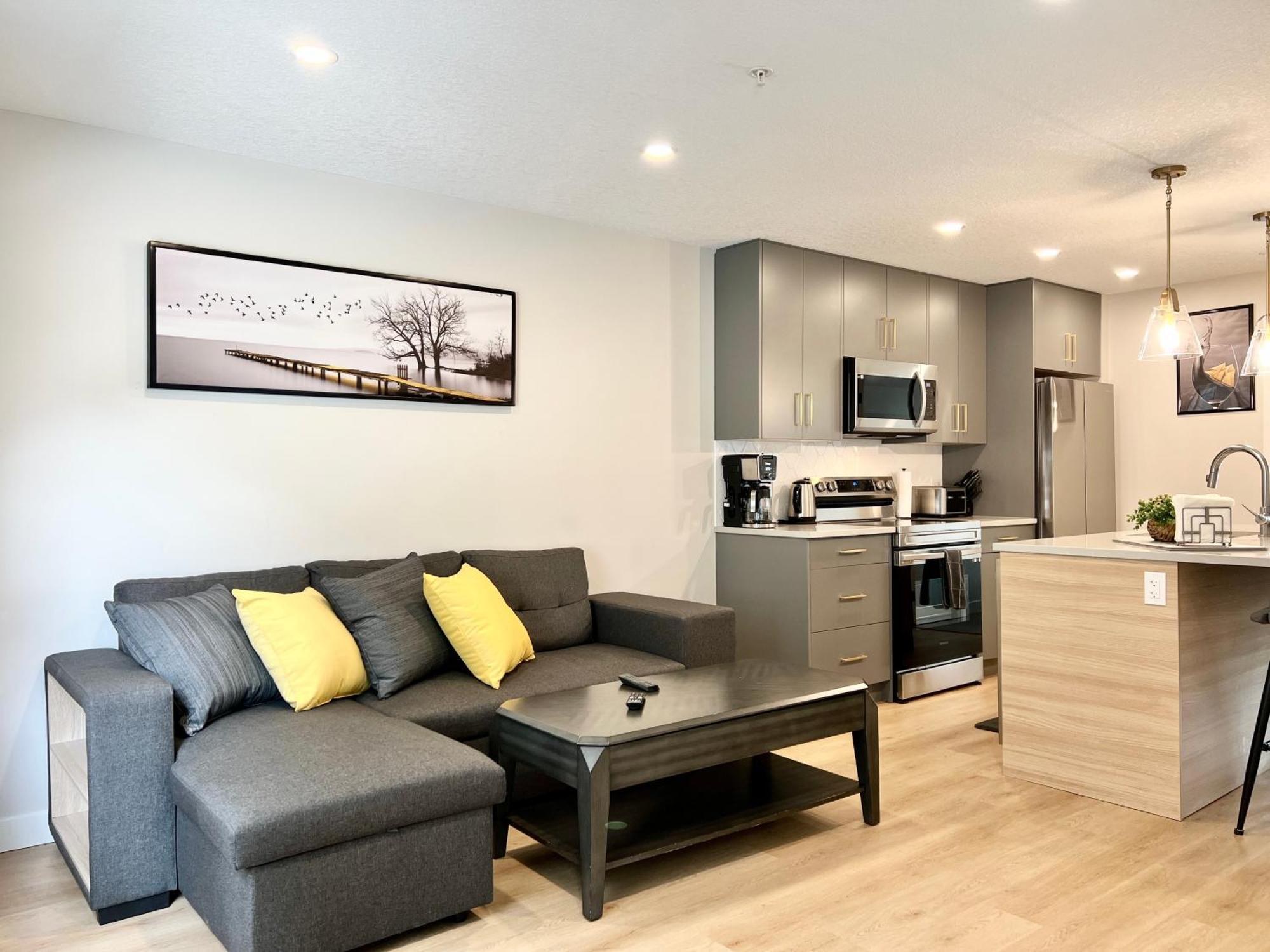 Brand New 2Br Condo With Outdoor Swimming Pool And Hot Tub Canmore Exterior photo
